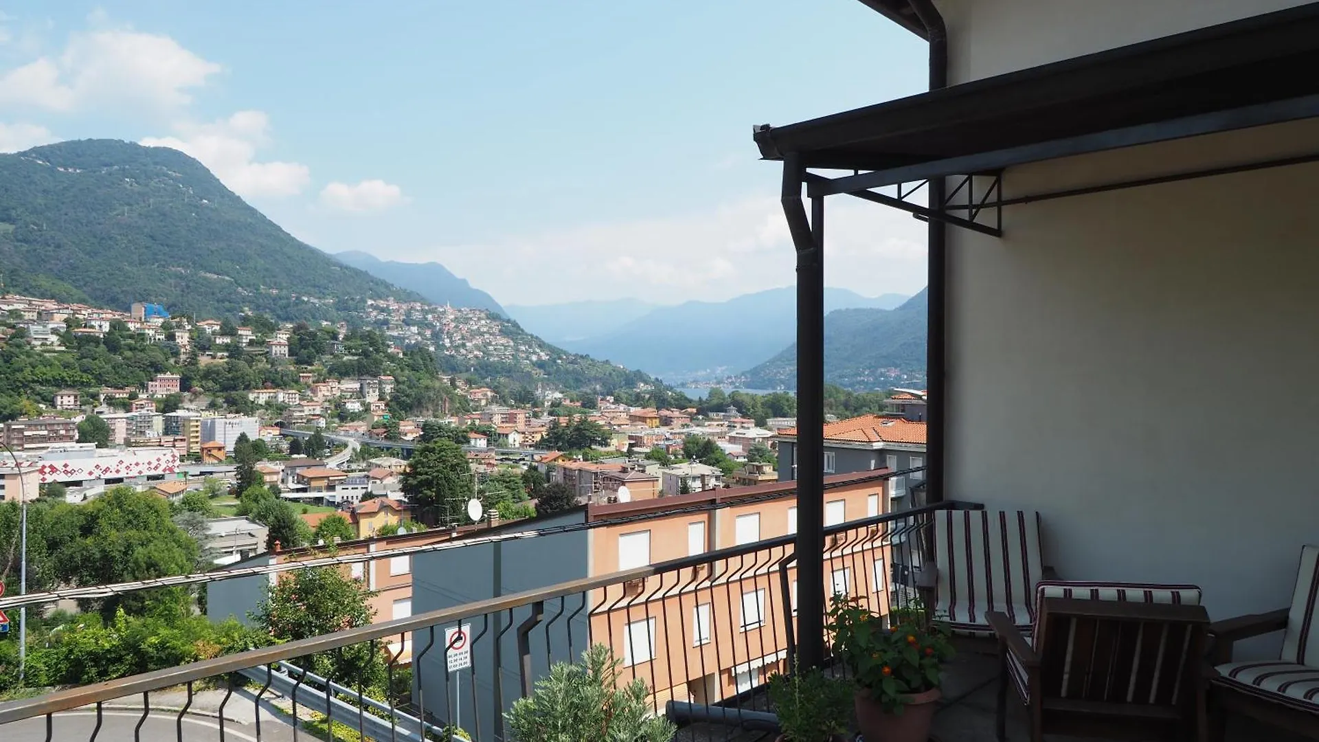 Tavernoland - Duck Side Of Como Apartamento