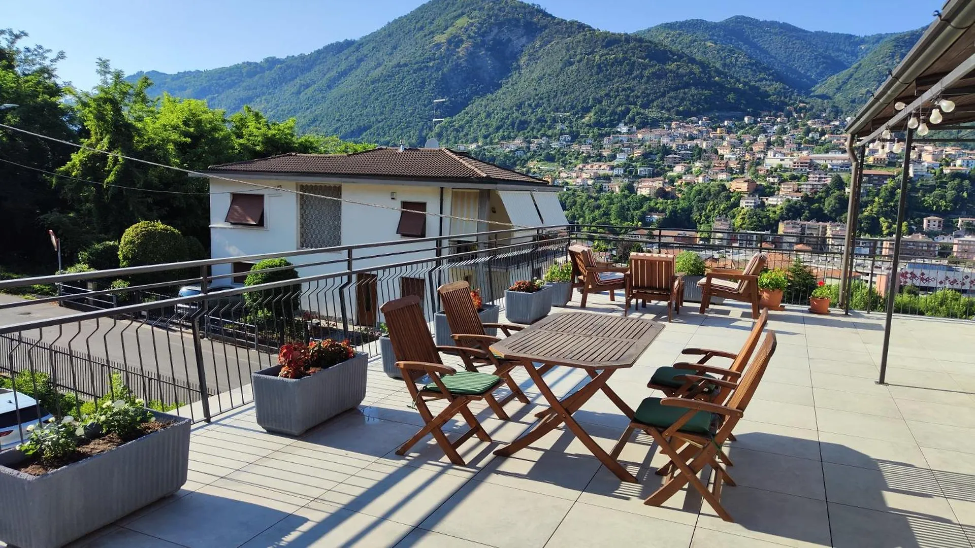 Tavernoland - Duck Side Of Como 0*,  Włochy